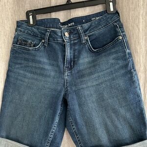 LIKE NEW WOMANS CALVIN KLEIN CITY SHORTS   SIZE 4